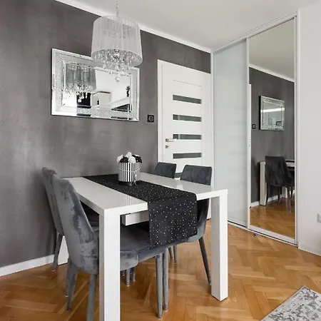 Apartment Wola Okopowa Luxury By Bookinghost *